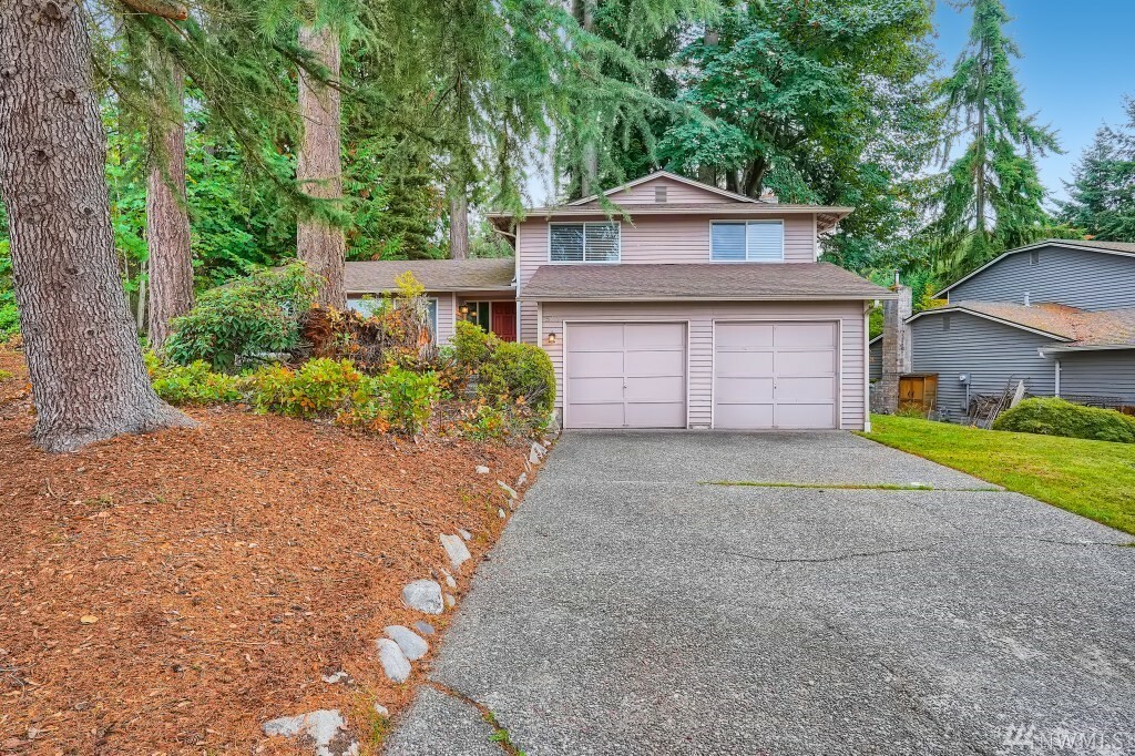 Property Photo: 15727 SE 45th Ct WA 98006