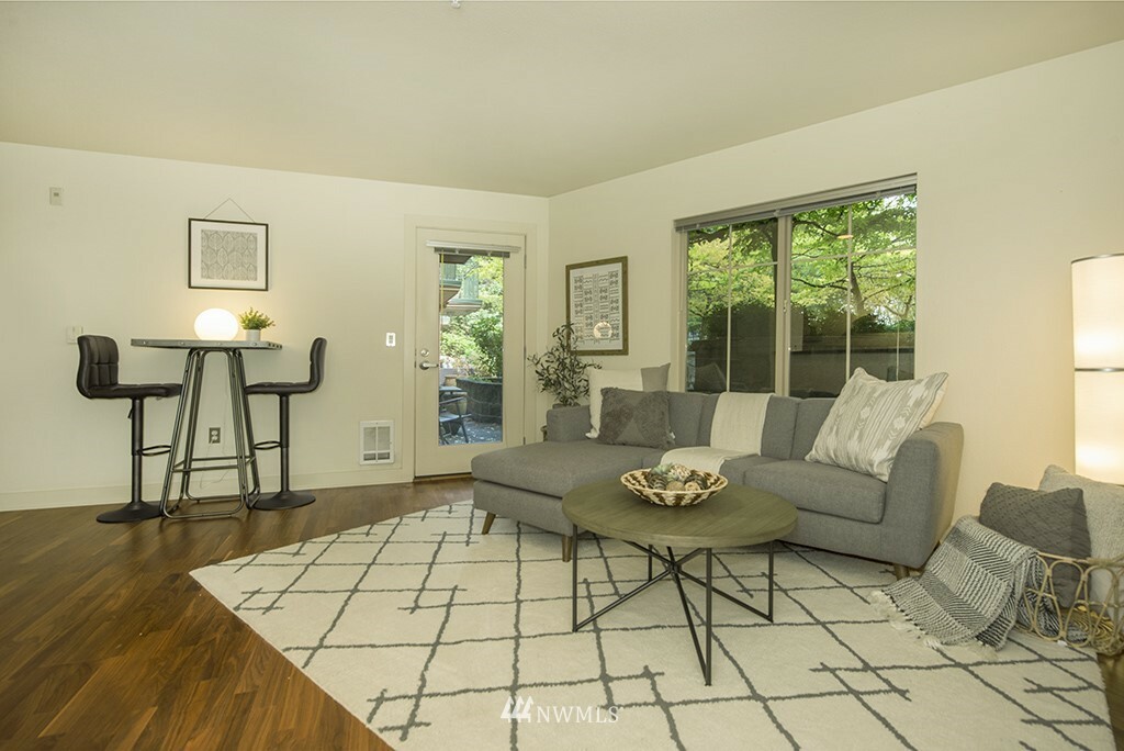 Property Photo:  700 E Denny Way 210  WA 98122 