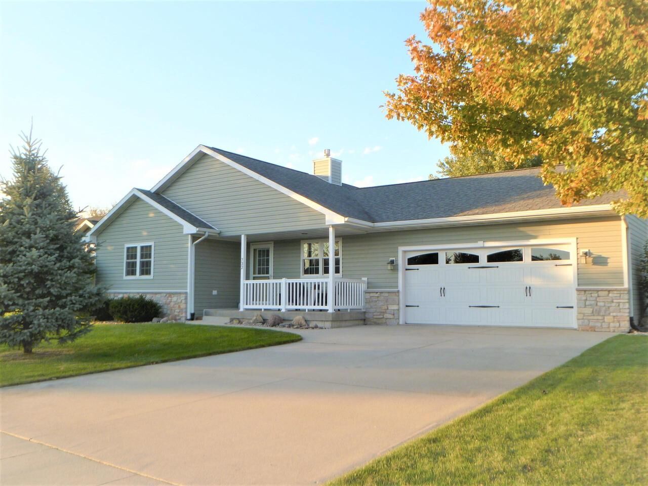 Property Photo:  732 Robin Rd  WI 53963 