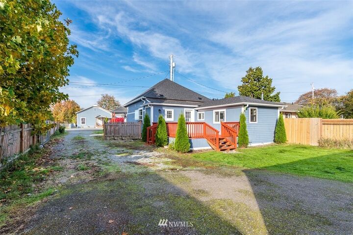 Property Photo: 27113 104th Dr NW WA 98292