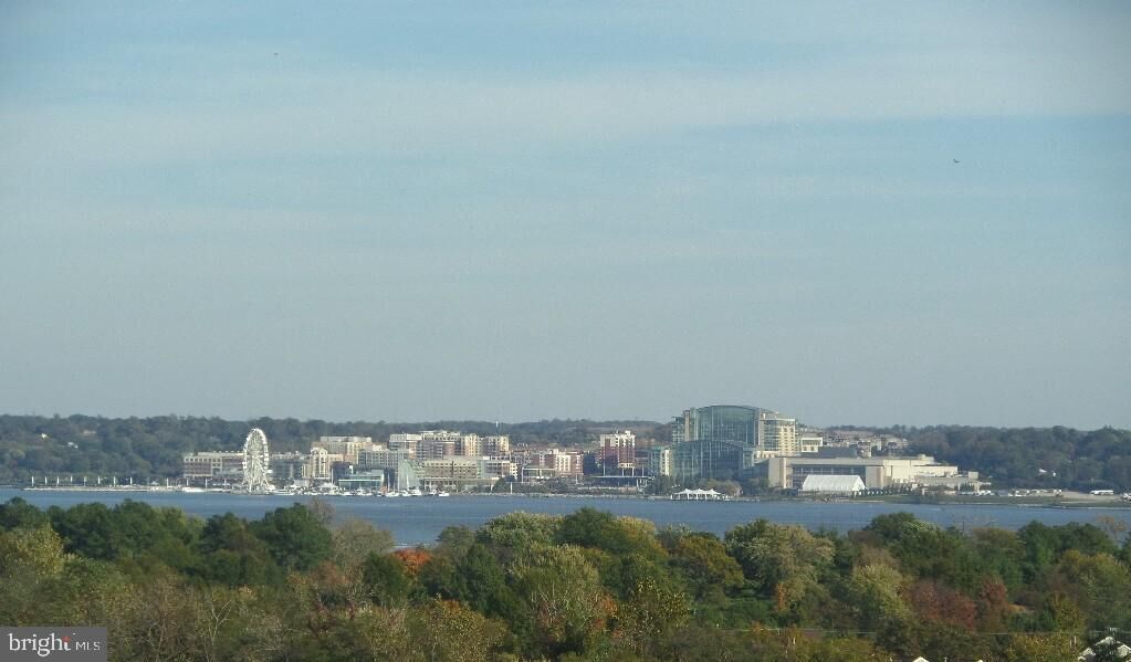 Property Photo:  2059 Huntington Avenue 1501  VA 22303 