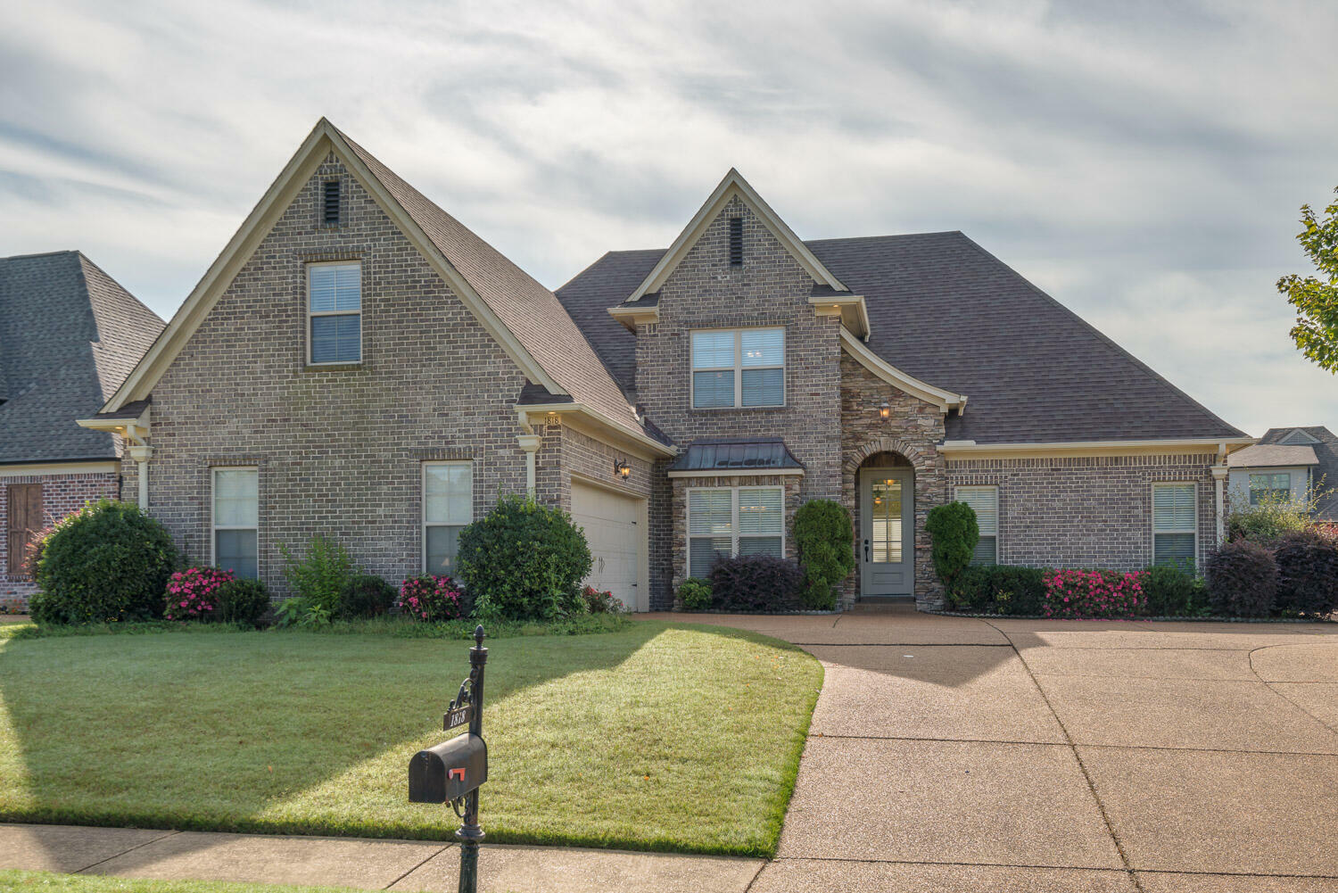 Property Photo: 1818 Linden Drive MS 38651