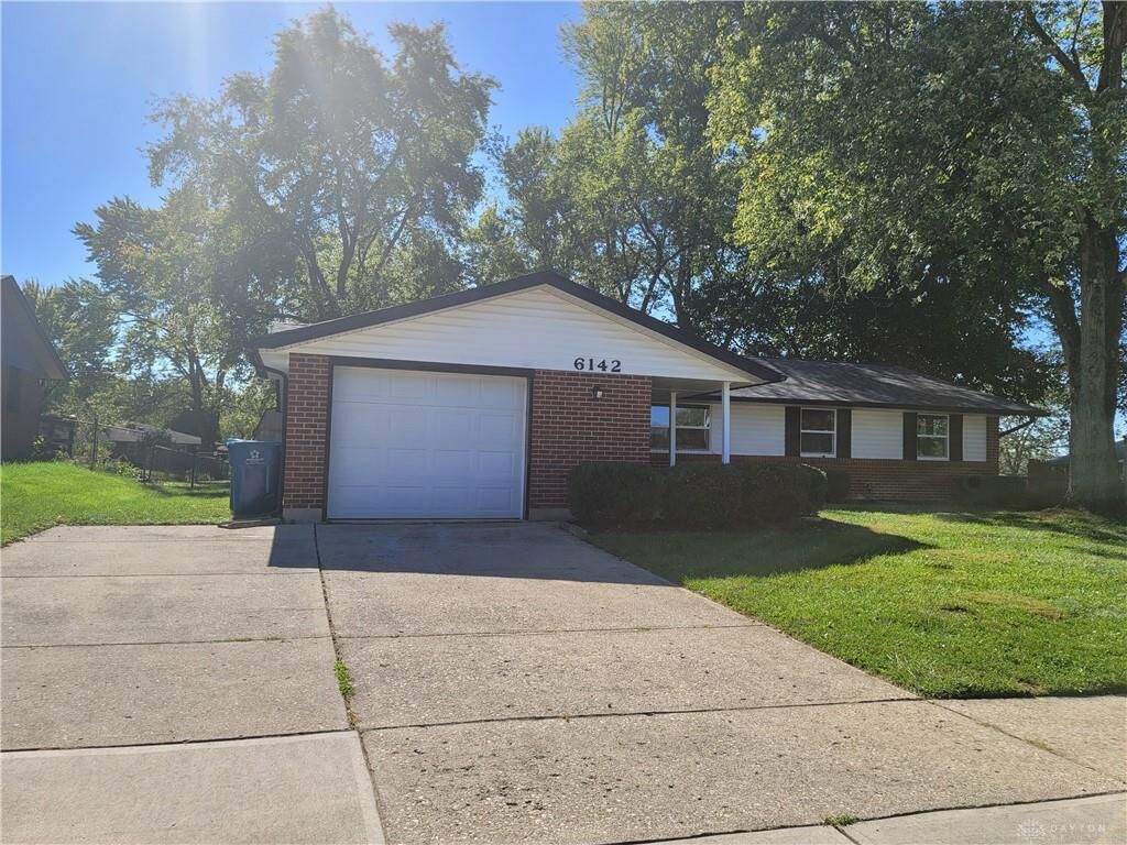 Property Photo: 6142 Sandbury Drive OH 45424