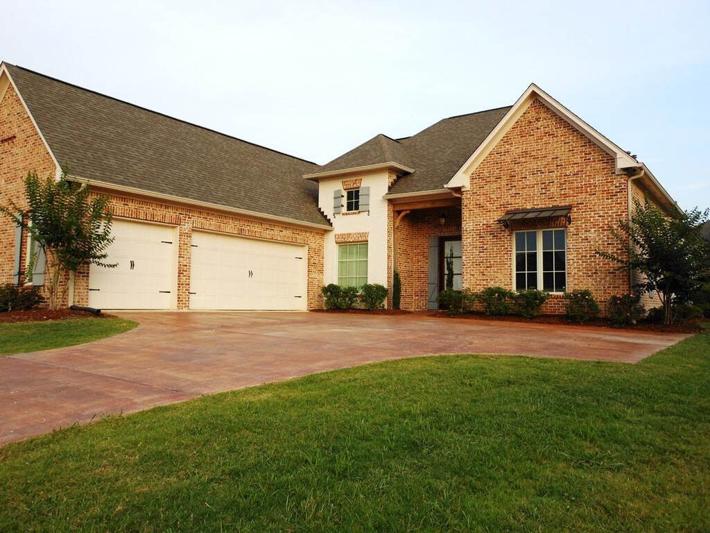 Property Photo: 109 Fontanelle Boulevard MS 39110