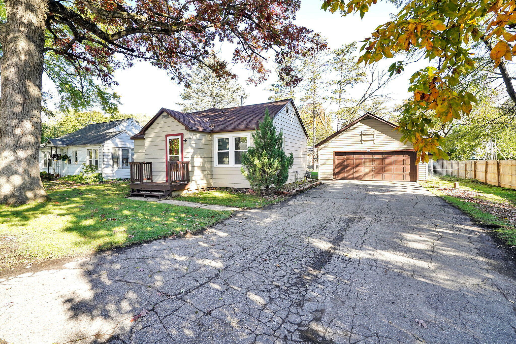 Property Photo:  826 Shady Ave  WI 53115 