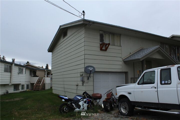 Property Photo:  331 NE 11th Street  WA 98802 