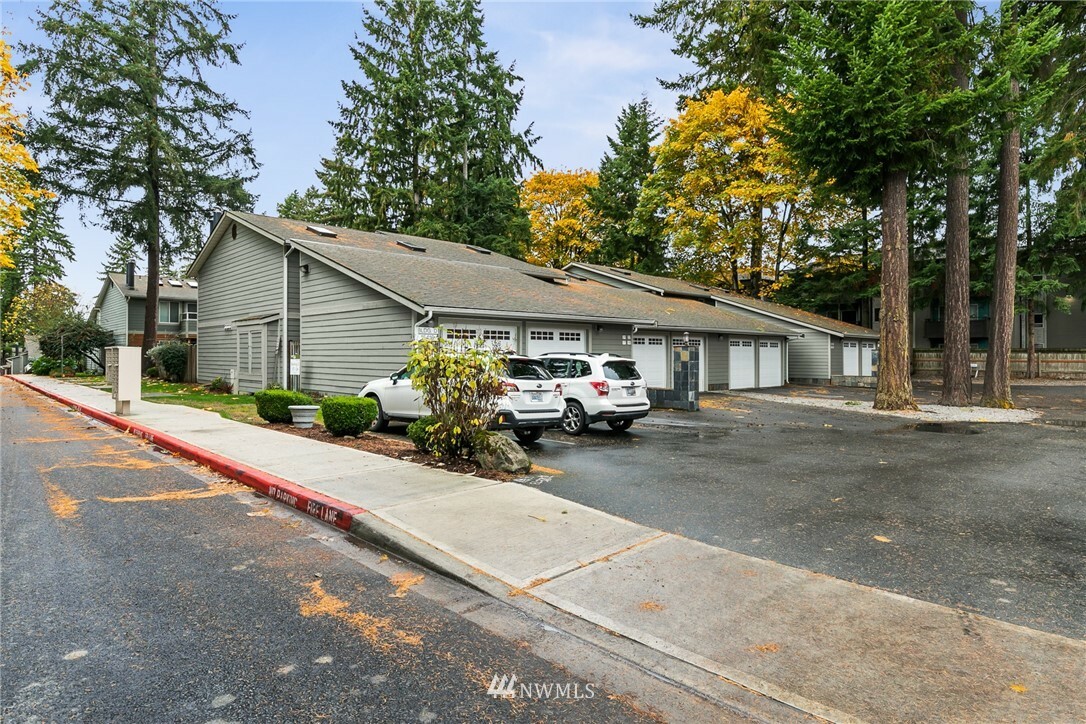 Property Photo:  15416 NE 15th Place D20  WA 98007 