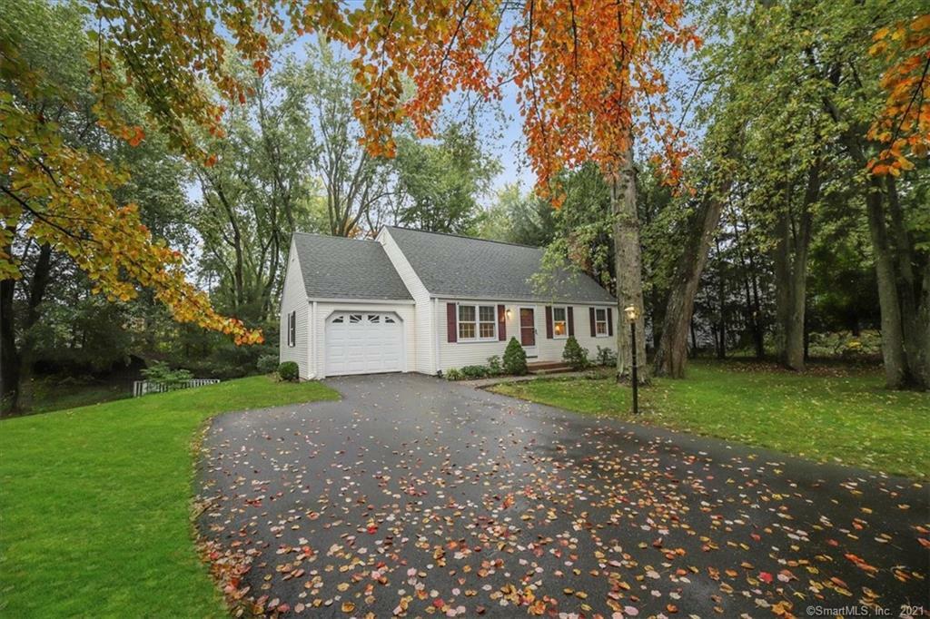 Property Photo:  20 Tarry Brook Drive  CT 06033 