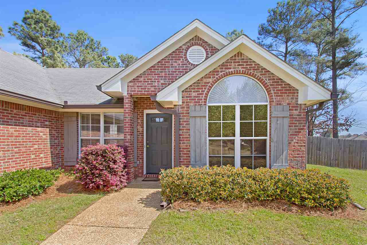 Property Photo:  221 Bedford Drive  MS 39047 