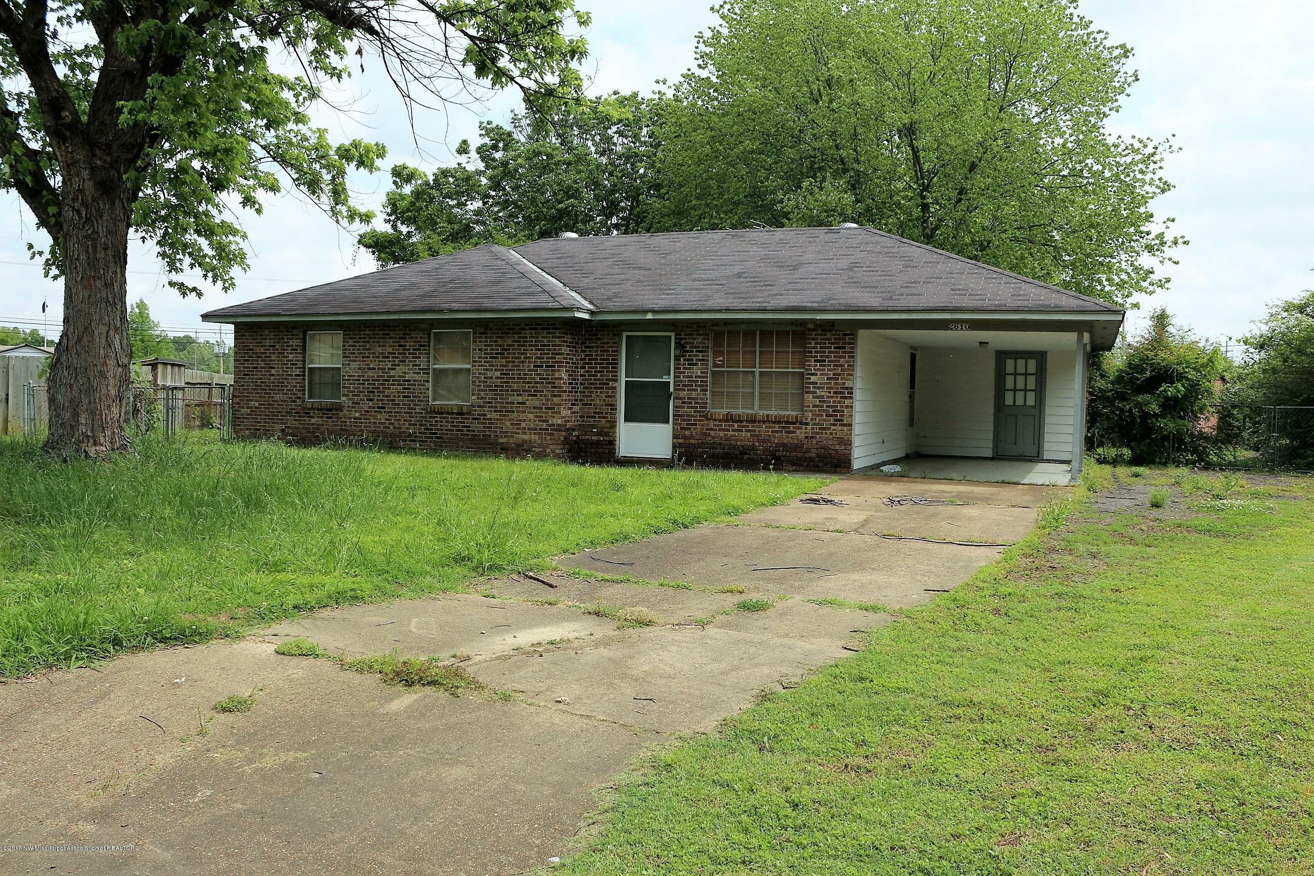 Property Photo: 2610 Hillcrest Cove MS 38637