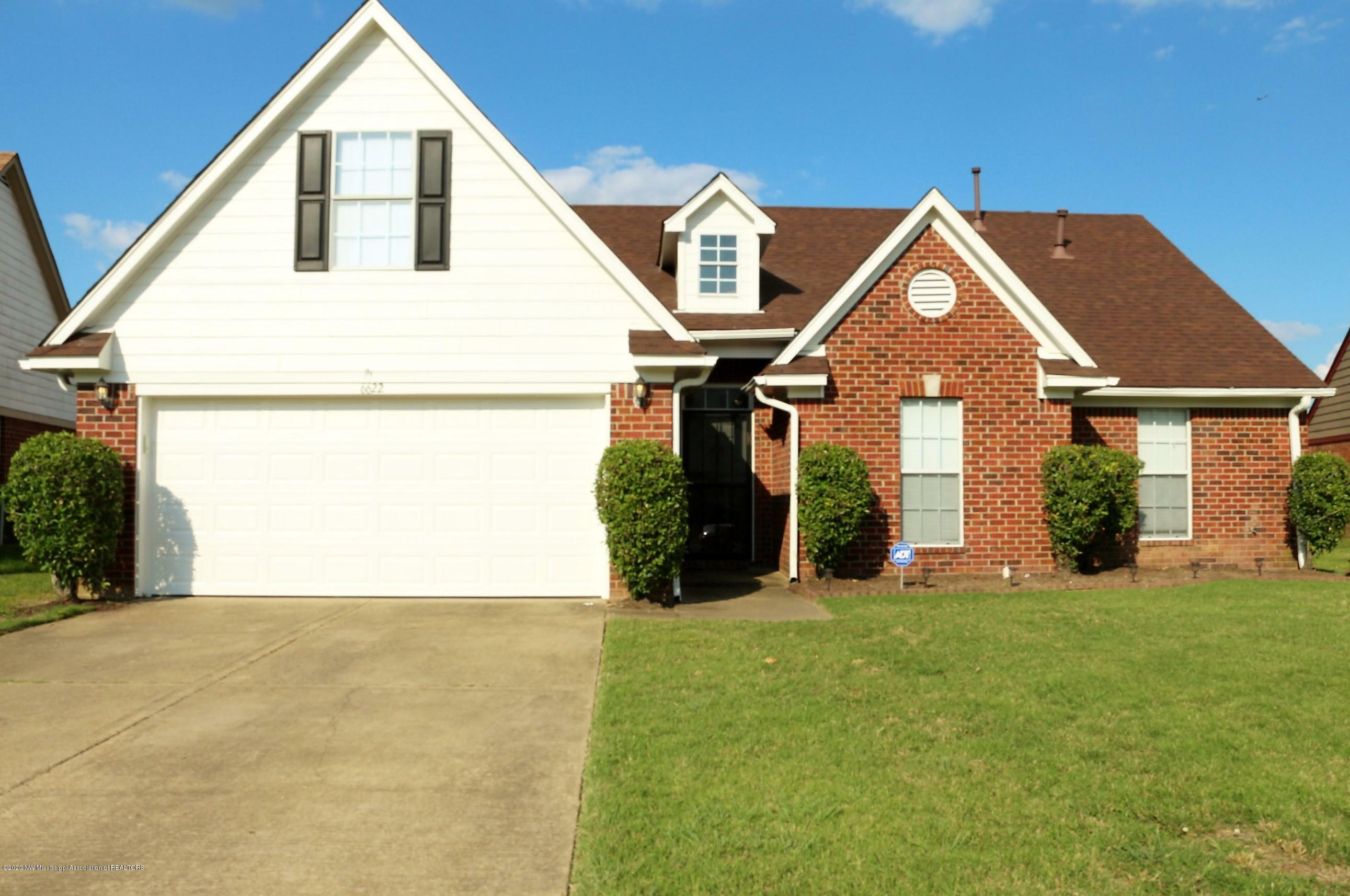 Property Photo: 6622 Sinclair Drive MS 38637