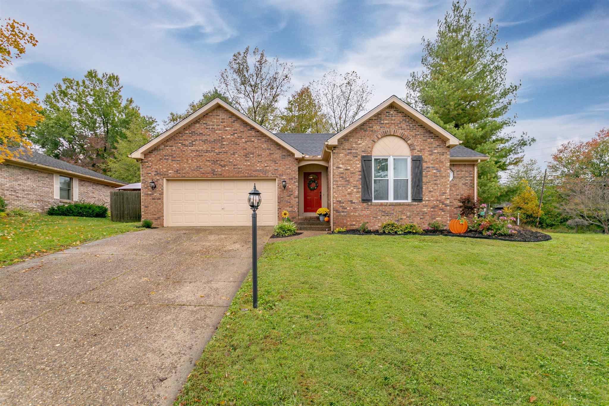 Property Photo: 5711 Fiesta Drive IN 47630-1856