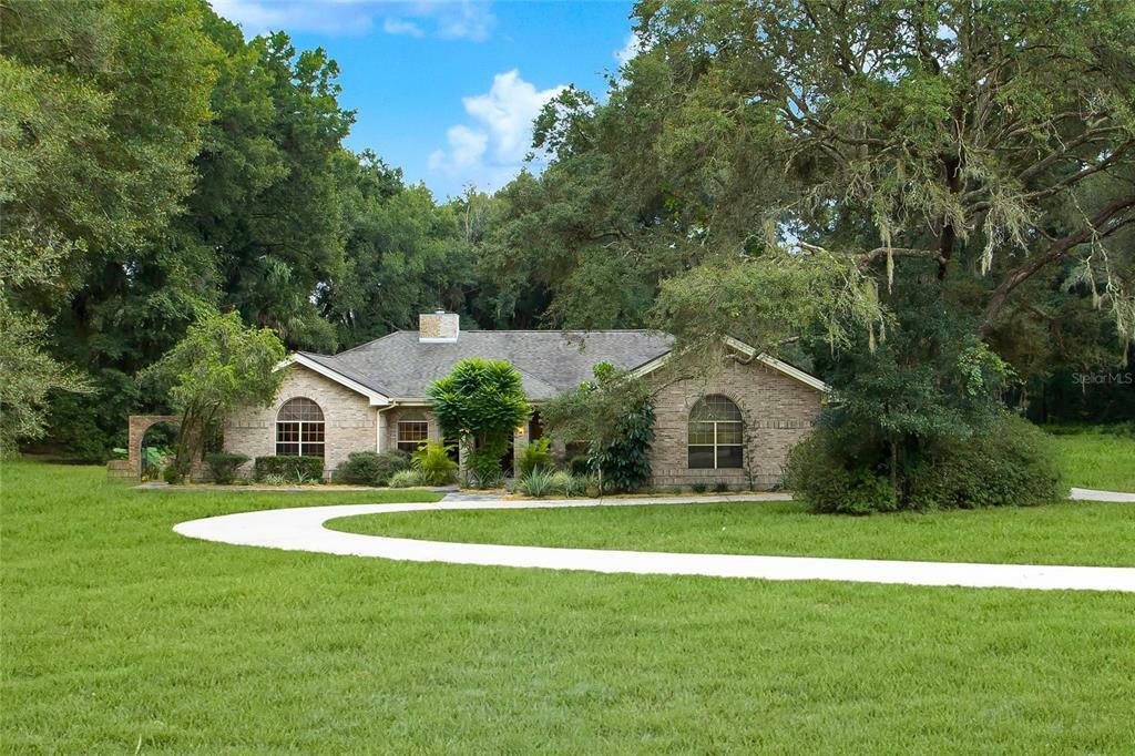 Property Photo: 2555 Country Squire Lane FL 32720