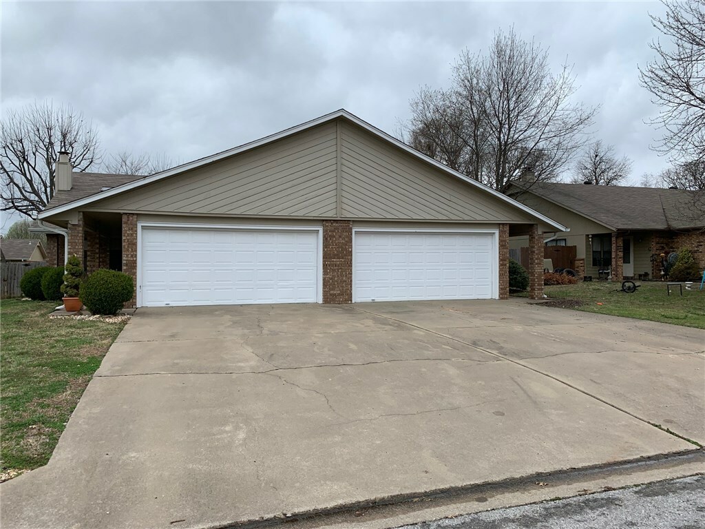 Property Photo:  606 N 37th Street  AR 72756 