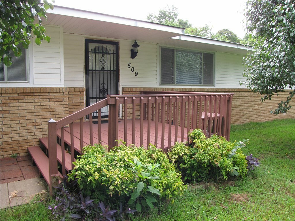 Property Photo:  509 N Battle Street  AR 72753 