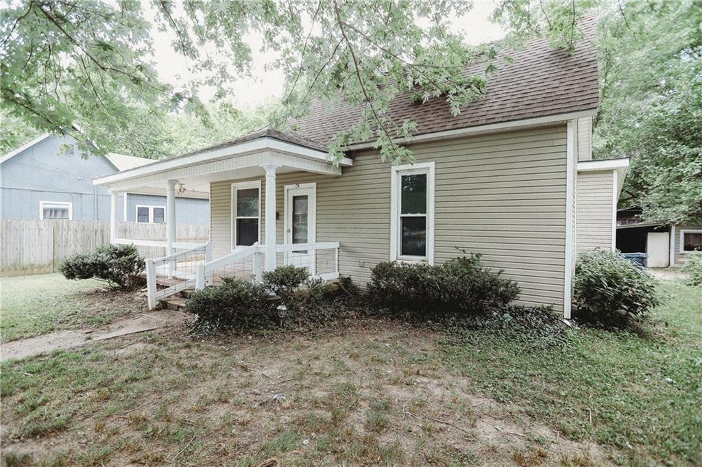 Property Photo:  404 6th Street  AR 72756 