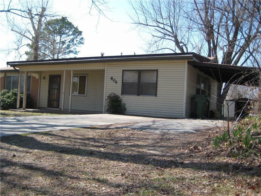 Property Photo:  804 N 14th Street  AR 72756 