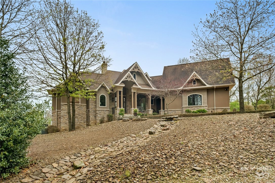 Property Photo:  12400 N Lake Point Drive  AR 72745 