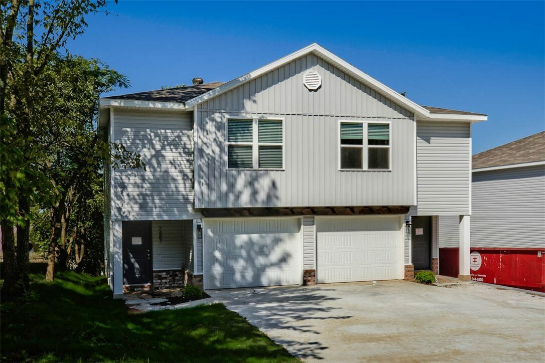 Property Photo:  2495/2497 N Brophy Avenue  AR 72703 