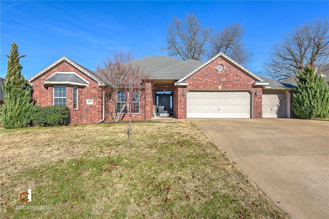 Property Photo:  1650 Spring Creek Avenue  AR 72764 