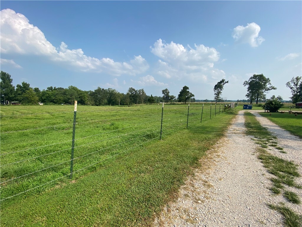 Property Photo:  1103 E 1st Avenue  AR 72713 