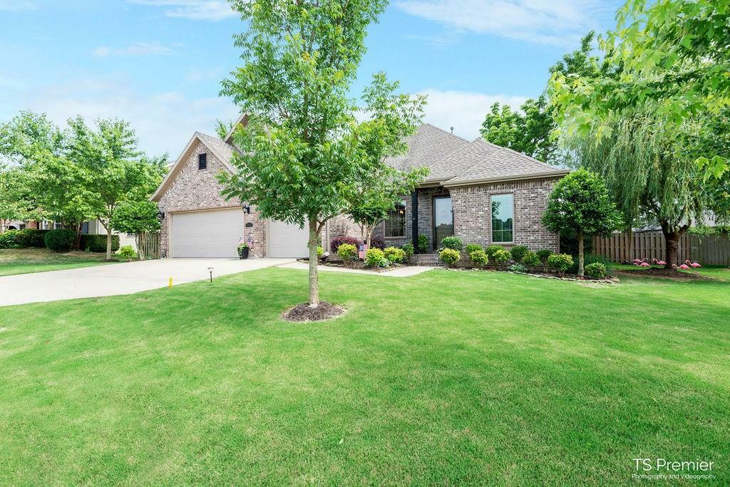 Property Photo:  3025 E Fossil Drive  AR 72701 