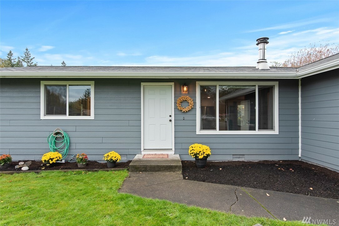 Property Photo:  2111 33rd St  WA 98221 