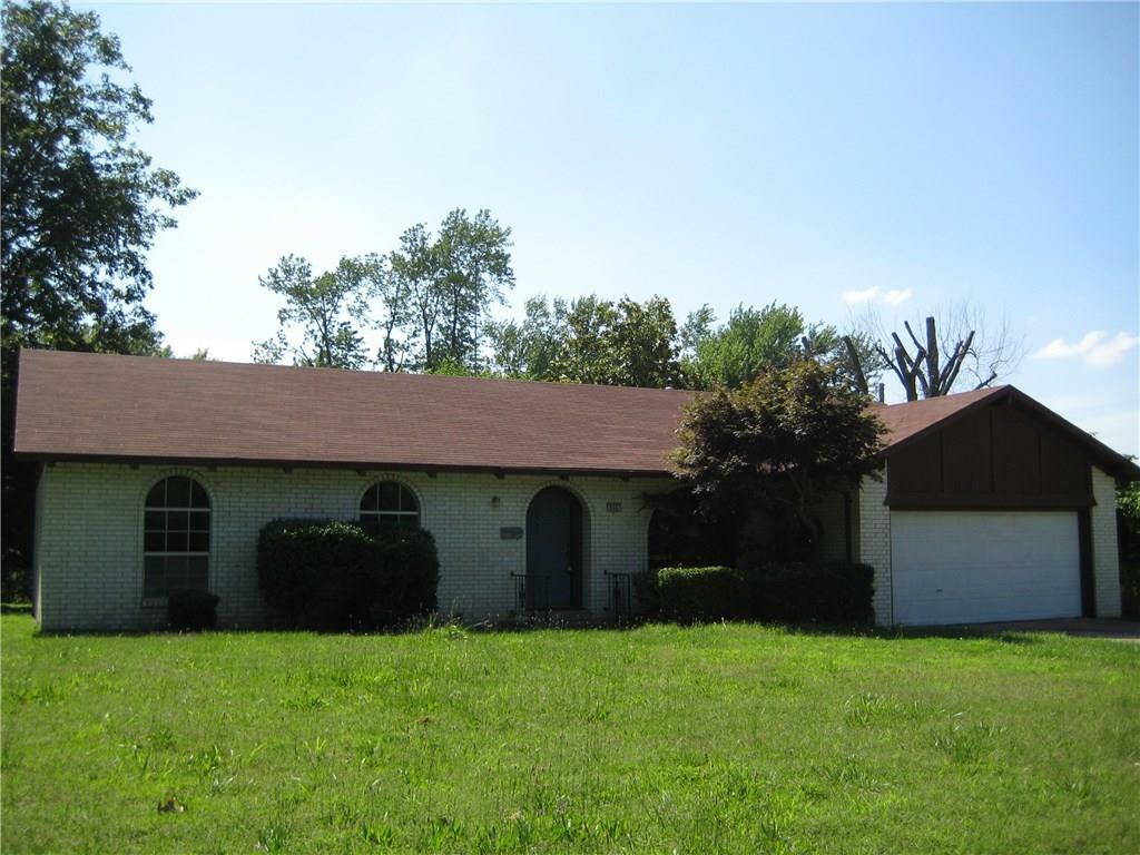 Property Photo:  906 S 14th Place  AR 72758 