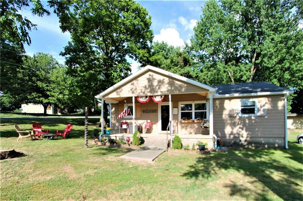 Property Photo:  415 N College Street  AR 72761 