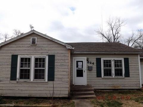 Property Photo:  824 W Olive Street  AR 72756 