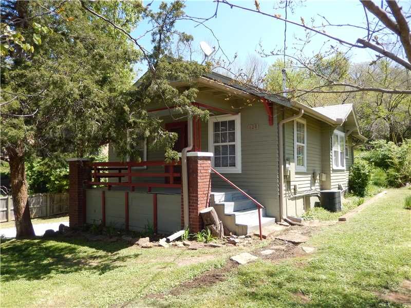 Property Photo:  620 N Fallin Avenue  AR 72703 