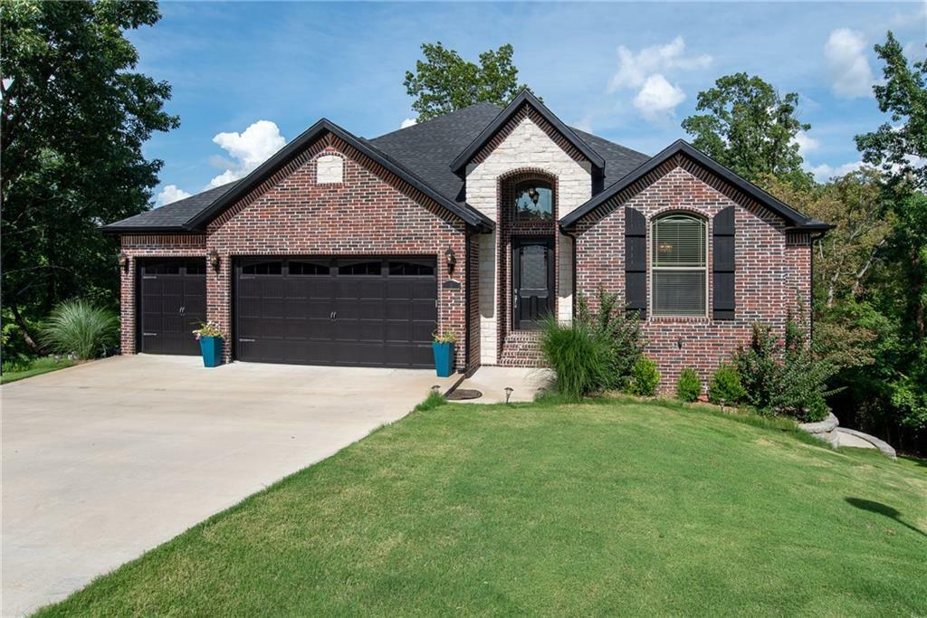 Property Photo:  9 NE Spinnaker Ridge Lane  AR 72712 