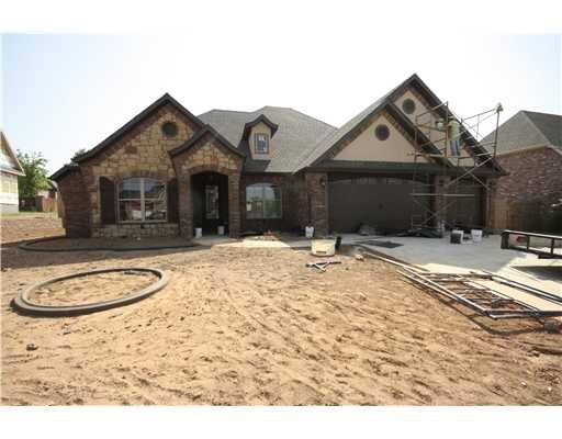 Property Photo: 6602 Silverthorne Lane AR 72758