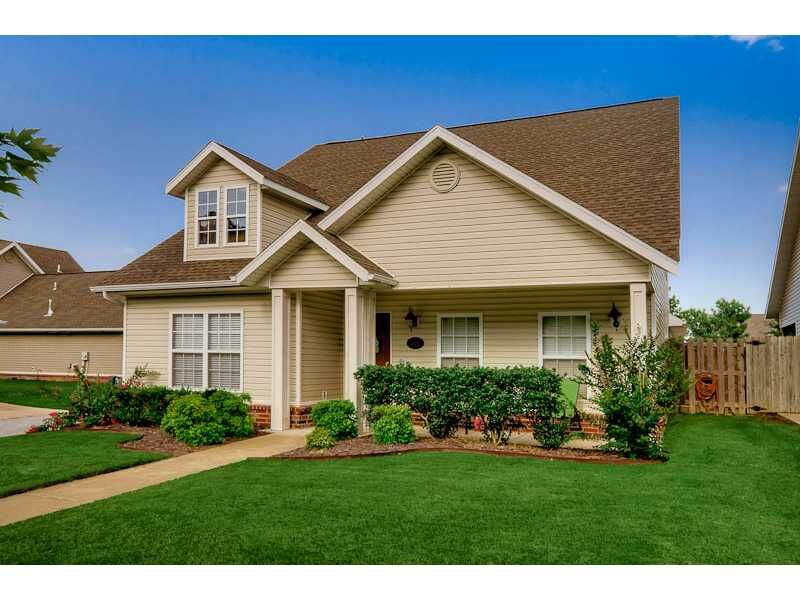 Property Photo:  1408 NE Young Avenue  AR 72712 