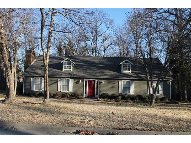Property Photo: 2308 E Tall Oaks Drive AR 72703