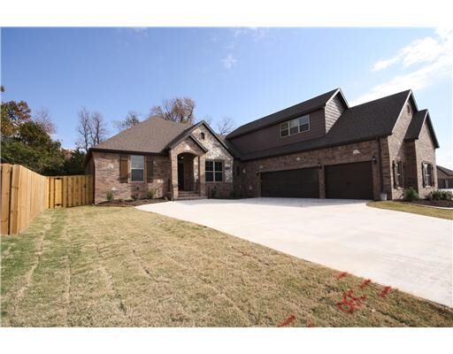 Property Photo: 3652 N Dupont Avenue AR 72704
