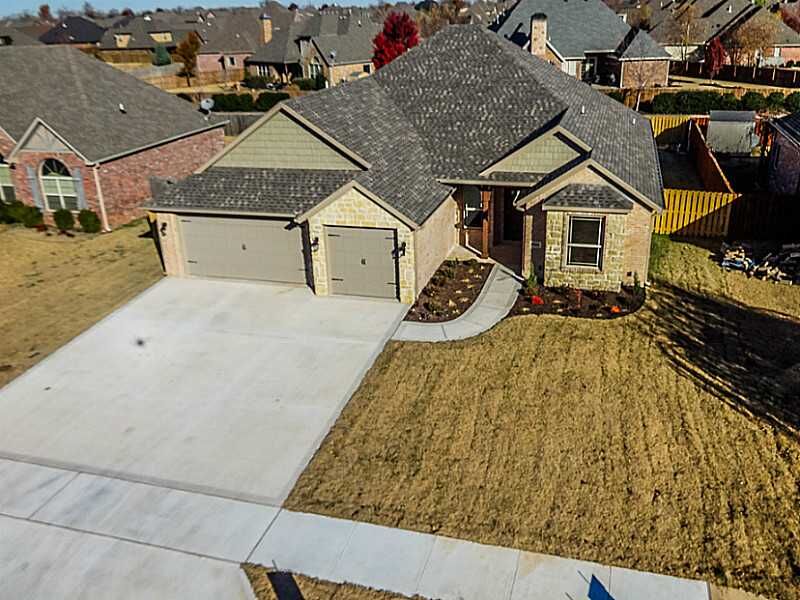Property Photo: 4411 W Canopy Meadows Drive AR 72758