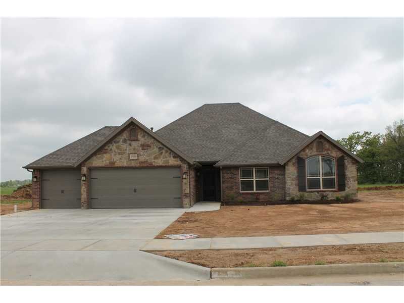 Property Photo: 1900 Brooks Place AR 72758