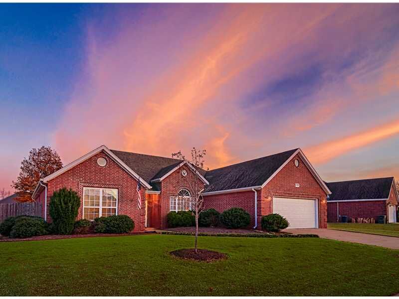 Property Photo:  1198 S River Meadows Drive  AR 72701 