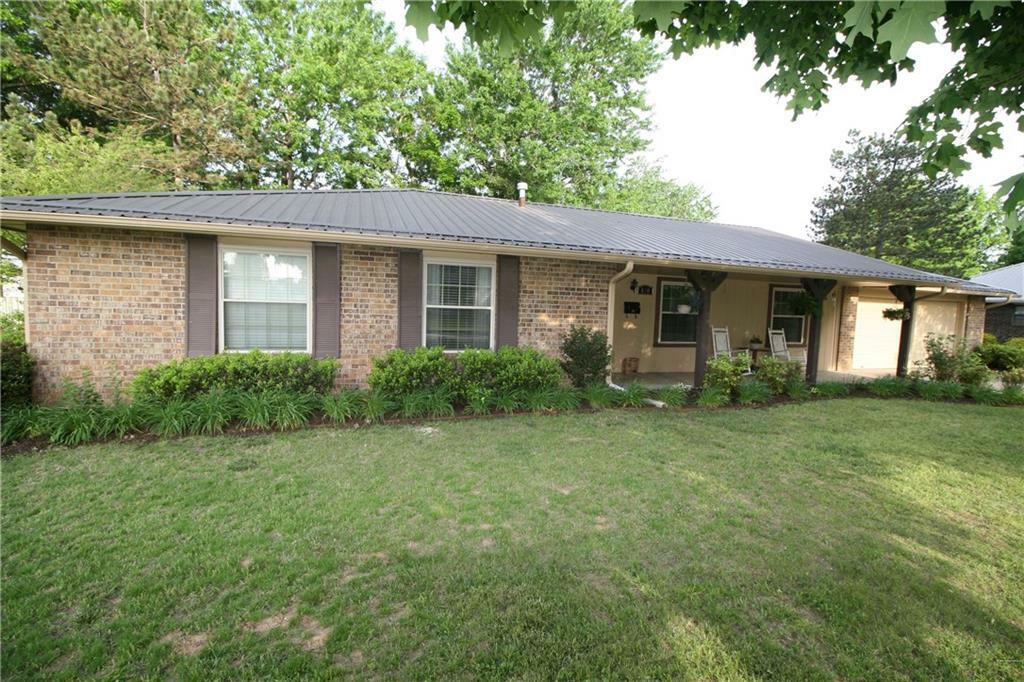 Property Photo:  810 Dorman Street  AR 72762 