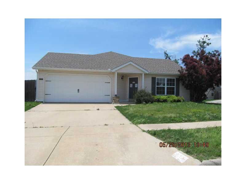 Property Photo:  1137 S Holland Drive  AR 72704 