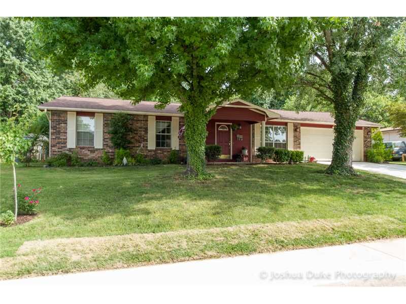 Property Photo: 2375 E Country Way AR 72703