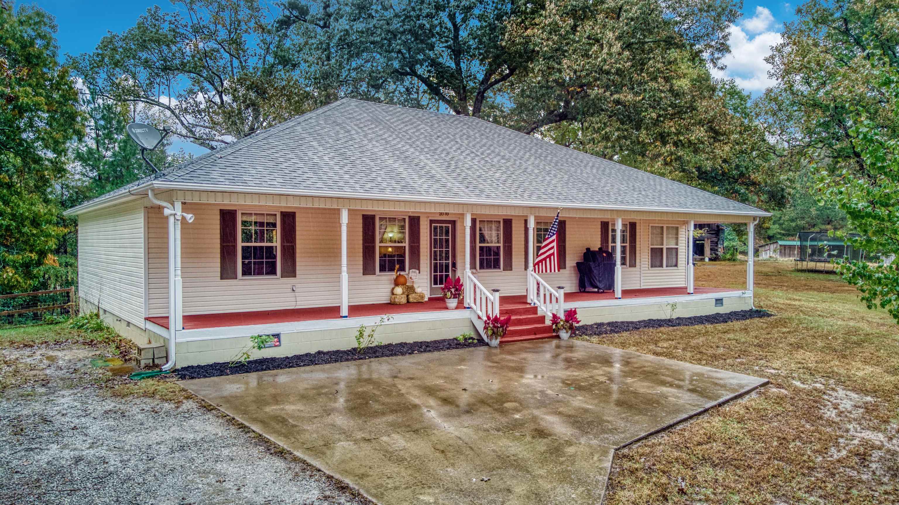 Property Photo: 2070 Leo Woods Road TN 38321