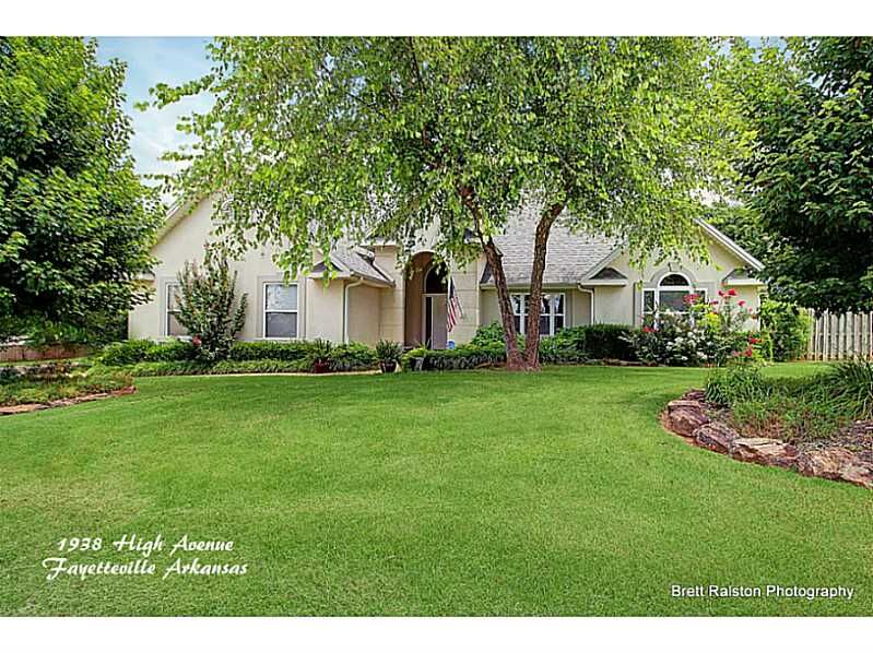 Property Photo: 1938 N High Avenue AR 72704