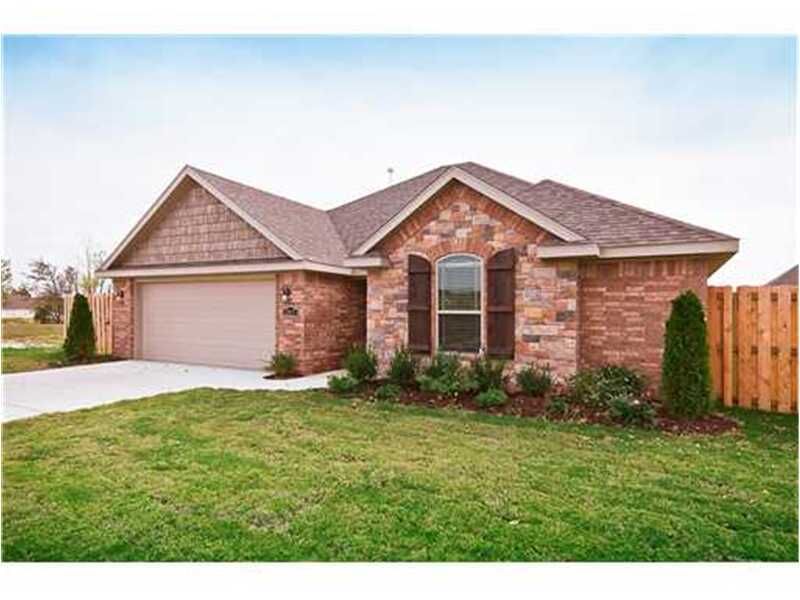Property Photo: 3541 W Foxtail Lily Lane AR 72704