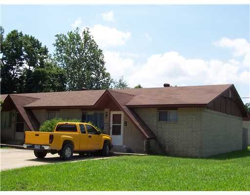 Property Photo:  1002 W Rozell Street  AR 72756 