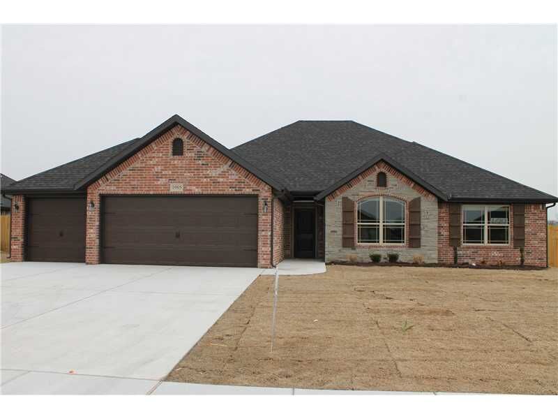 Property Photo: 1905 SW Cypress Street AR 72712
