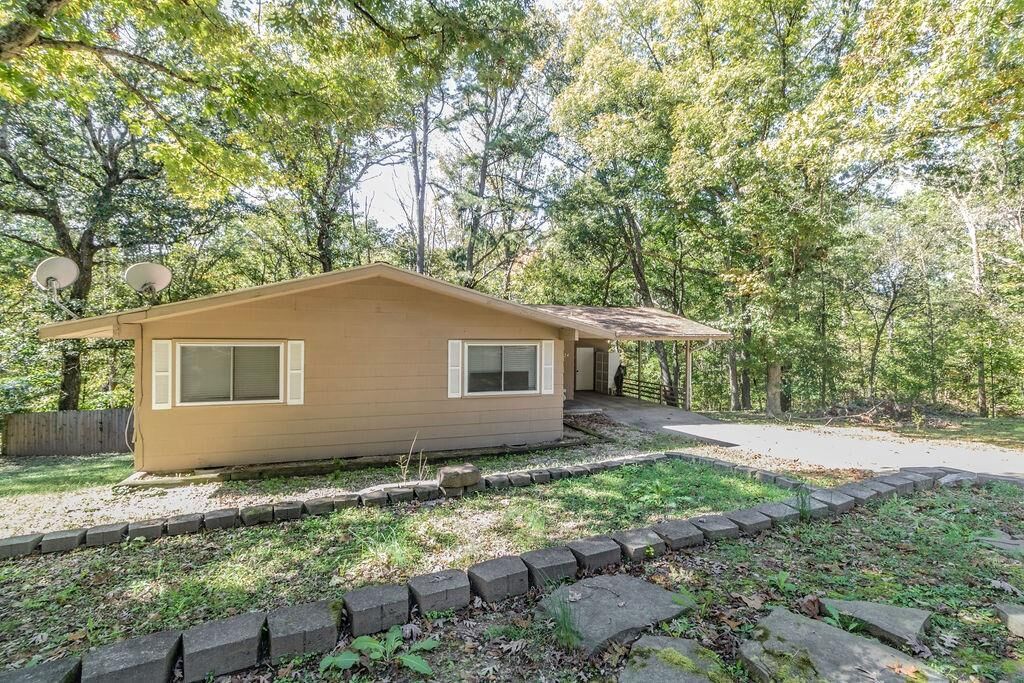 Property Photo: 24 Evesham Lane AR 72714