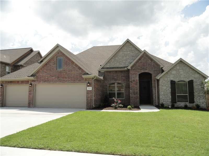 Property Photo: 2851 W Topaz Drive AR 72704