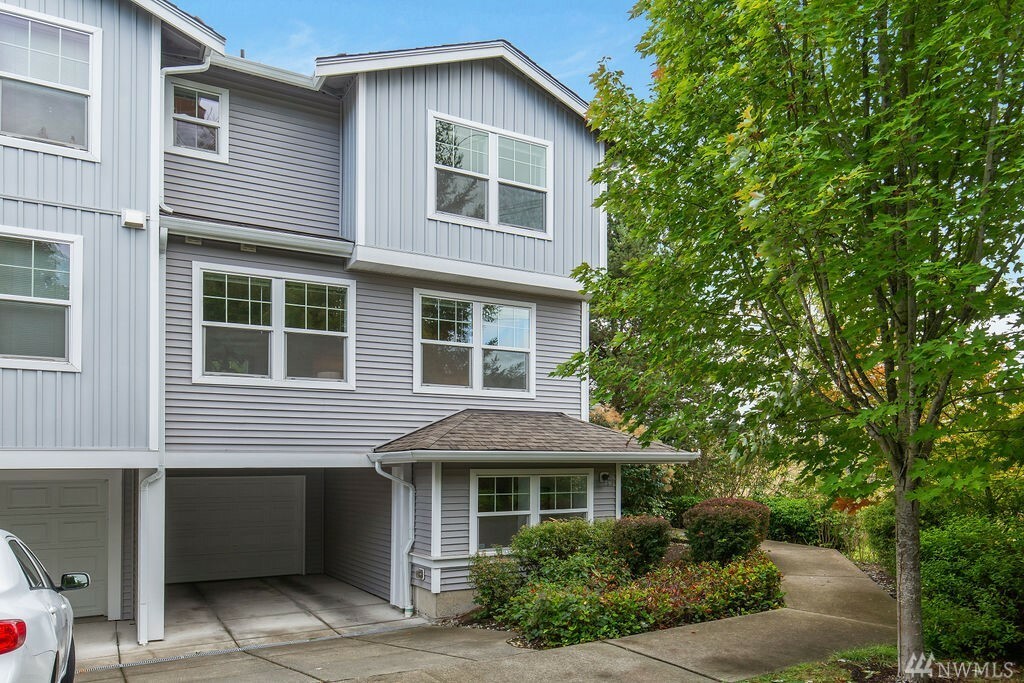 Property Photo:  6807 Holly Park Dr S  WA 98118 